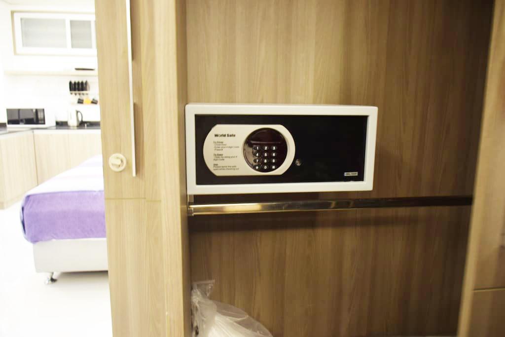 Family Suite Room Pratunam Bangkok Luaran gambar